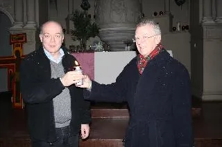 Berlin: Rogate-Kloster überreicht Friedenslicht an die Kommunität Segen Bild: Berlin: Rogate-Kloster überreicht Friedenslicht an die Kommunität Segen