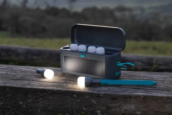 Bild: BioLite präsentiert die Site Lights - Modulare Solar-Beleuchtung für Camping & Outdoor