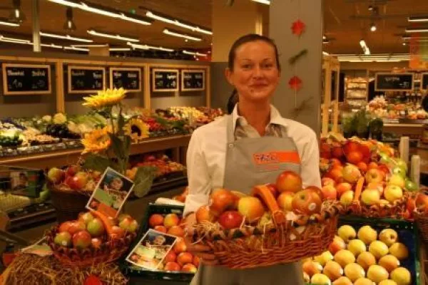 Bild: Frisch & knackig - „Sächsische Apfelwochen“ bei KONSUM Dresden