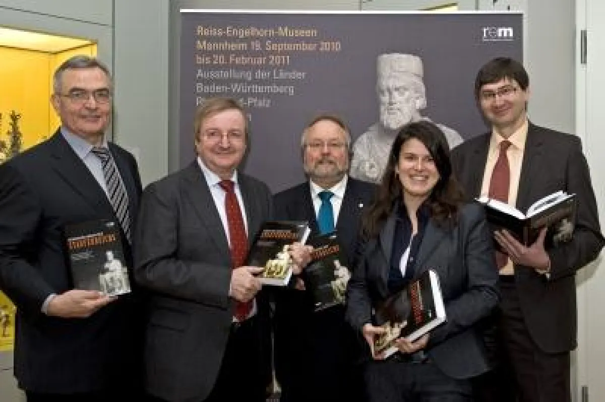Prof. Stefan Weinfurter, Prof. Bernd Schneidmüller, rem-Generaldirektor Prof. Alfried Wieczorek, Elisabeth Handle, Wissenschaftl. Kuratorin u. Redakteurin des Staufer-Bandes, Andreas Auth, Geschäftsfü