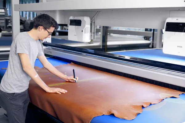 Lectra präsentiert weiterentwickelte Lederzuschnittlösung für Möbelhersteller Bild: Lectra präsentiert weiterentwickelte Lederzuschnittlösung für Möbelhersteller