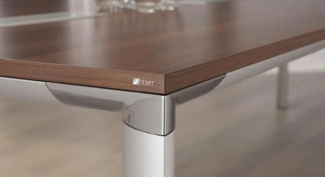 Bild: PALMBERG gibt jetzt allen Büromöbeln im Sortiment die Laser-Kante