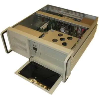 Bild: iROBO-I7980 - starker Industrie PC mit der Intel Core i7-980X CPU