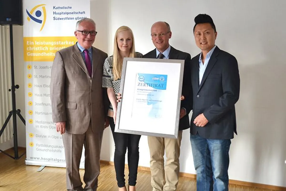 Prof. Dr. Heinz-J. Buhr (l.), Sekretär der Deutschen Gesellschaft für Allgemein- und Visceralchirurg