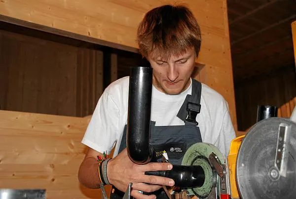 Bild: Erste Vorarlberger Öko-Lehrlingsbaustelle erfolgreich gestartet