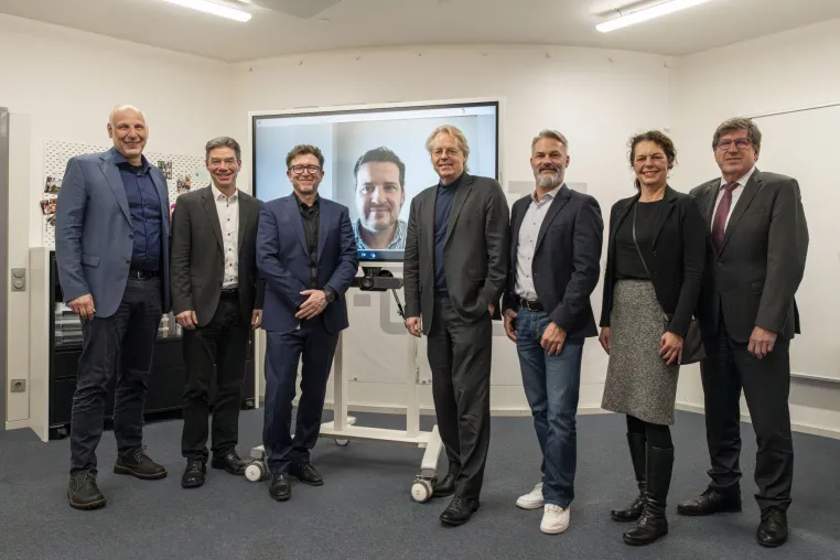 KIT und IBM: Strategische Zusammenarbeit für generative KI und digitale Innovationen Bild: KIT und IBM: Strategische Zusammenarbeit für generative KI und digitale Innovationen