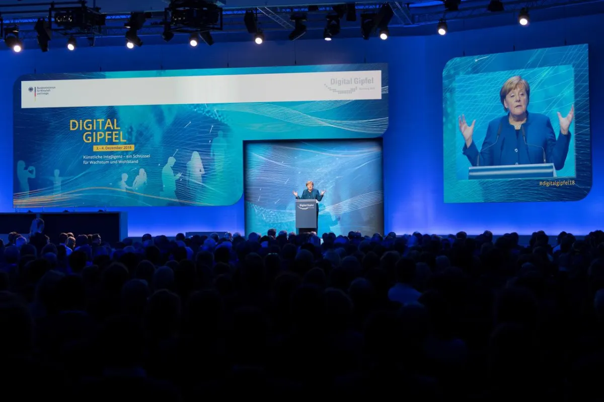 Angela Merkel ist regelmäßig Gast beim Digital-Gipfel, den VAGEDES & SCHMID für das BMWi betreut. 