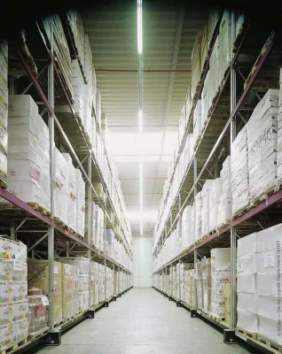 Müller - Die lila Logistik Deutschland GmbH steuert Sequenzbelieferung mit inconsoWMS Automotive Bild: Müller - Die lila Logistik Deutschland GmbH steuert Sequenzbelieferung mit inconsoWMS Automotive