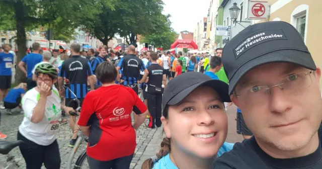 Bild: Die Technikwerker liefern die Technik für den Stadtlauf Dorfen 2018