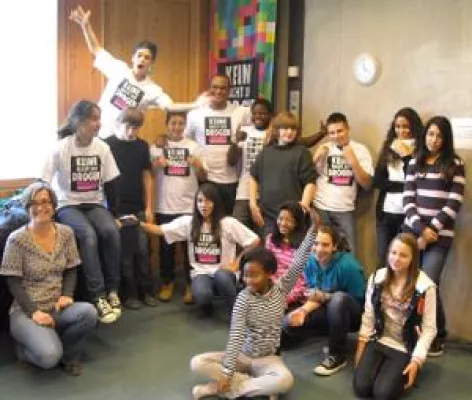 Bild: Keine Macht den Drogen: Einsatz des Musikers „2schneidig“ begeistert Münchener Hauptschüler