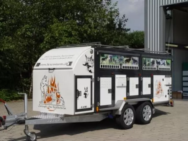 Bild: GLA-WEL-Hundeanhänger parkt „von alleine“ ein - Sondertransportanhänger mit vielen Extras