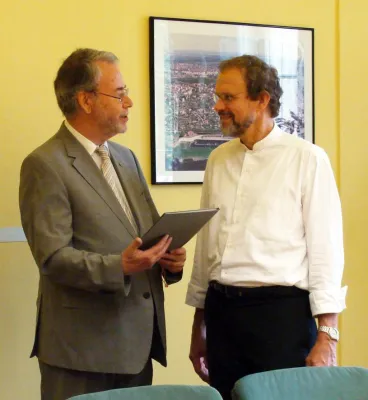 Bild: Ehrennadel der BBIK in Gold für Dipl.-Ing. Jürgen Schweinberger