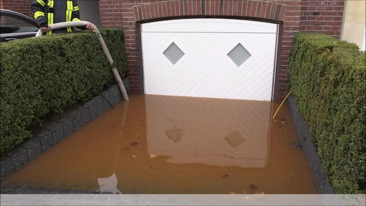 Flutung des wasserdichten Garagentores