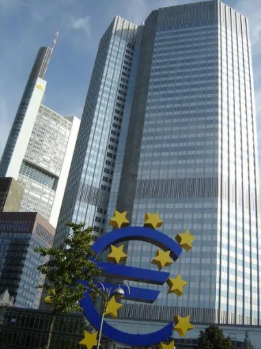 Bild: Die SEPA kommt: Ratgeberbroschüre informiert über die Chancen des neuen EU-Zahlungsverkehrs für Unternehmen