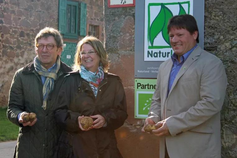 Bild: Besuch von Umweltministerin Priska Hinz auf Naturland Hof