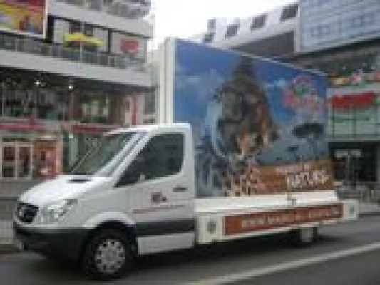 Bild: Zweite Werbeaktion von Mobile Plakate für „Kenya das Reiseland“.