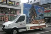 Zweite Werbeaktion von Mobile Plakate für „Kenya das Reiseland“. Bild: Zweite Werbeaktion von Mobile Plakate für „Kenya das Reiseland“.