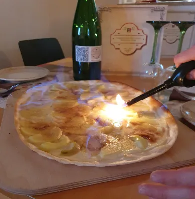 Bild: Kardinal Schulte Haus in Bergisch Gladbach - Bensberg eröffnet Flammkuchen Restaurant