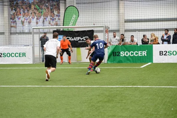 B2SOCCER und owayo vereinbaren langfristige Ausrüsterpartnerschaft Bild: B2SOCCER und owayo vereinbaren langfristige Ausrüsterpartnerschaft