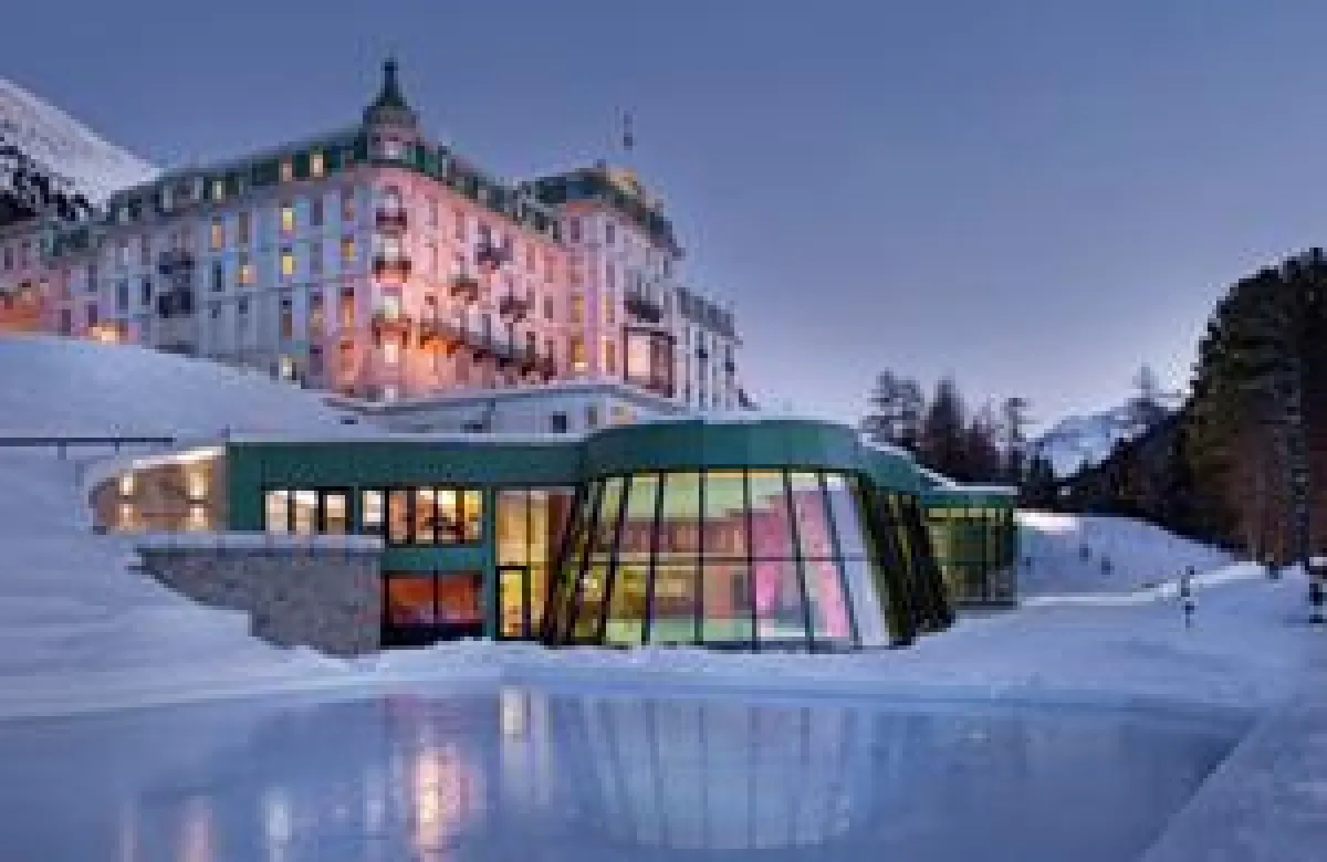 Hoteleigener Eisplatz des Grand Hotel Kronenhof