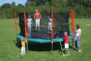 Bild: Deutschland will hoch hinaus - Trampolinboom räumt Lagerbestände