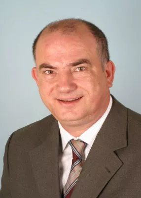 Bild: Arbeitsgemeinschaft Gewerbliches Geschirrspülen warnt - Kalk kostet Geld