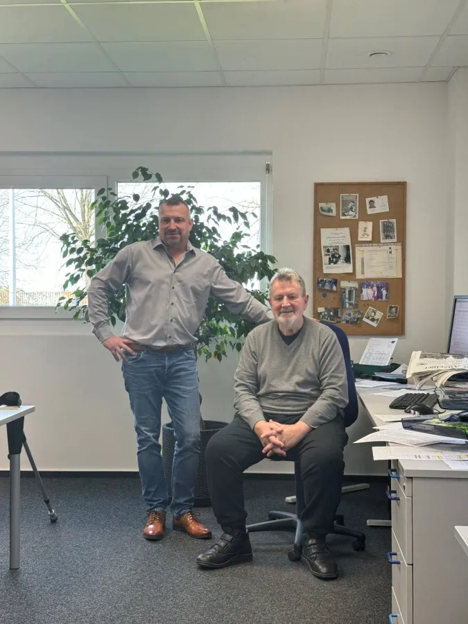 Hans-Jürgen & Krischan Kölbl in ihrer Druckerei Rückert - Grafik & Druck (© Rückert - Grafik & Druck)