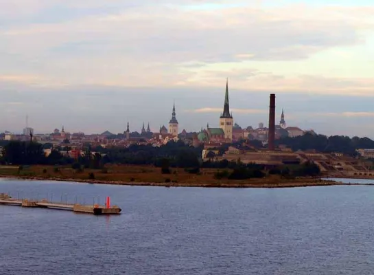 Bild: Tallinn: Hin- und Rückflug ab Deutschland, Hotel und Business Englisch für 880,- €
