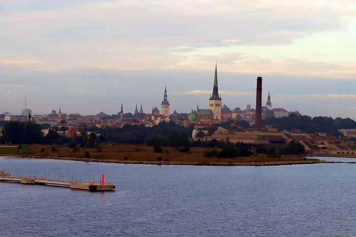 Bild: Tallinn: Hin- und Rückflug ab Deutschland, Hotel und Business Englisch für 880,- €
