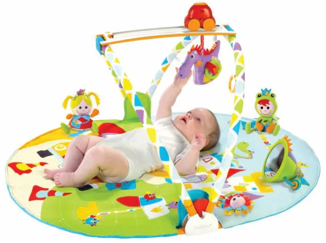 Erlebnisdecke mit Babys erstem Auto Bild: Erlebnisdecke mit Babys erstem Auto