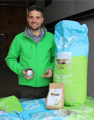 Bild: Deutscher Nachhaltigkeitspreis 2026 für Falter BIO Schafwolldünger Mini-Pells