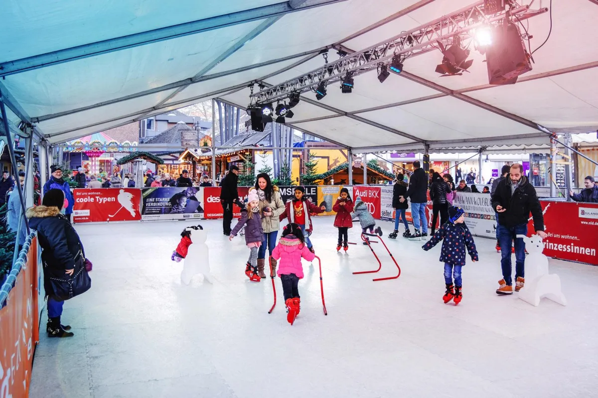 Wintermarkt mit Schlittschuhzauber in Wolfsburg Copyright: WMG Wolfsburg, Foto: Janina Snatzke