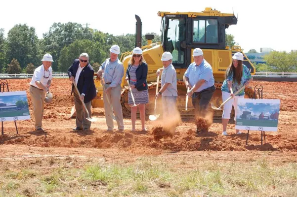 American Starlinger-Sahm, Inc.: Spatenstich für Nordamerika-Zentrale Bild: American Starlinger-Sahm, Inc.: Spatenstich für Nordamerika-Zentrale