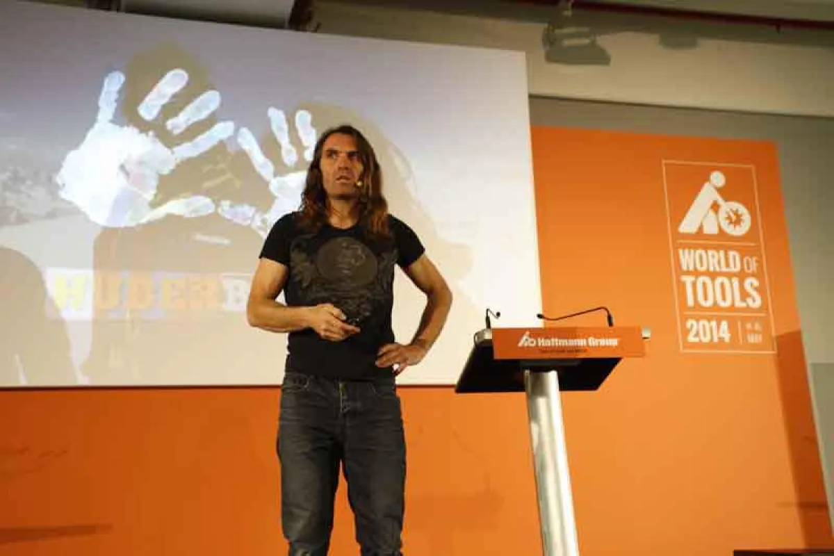 Motivationsvortrag von Extremkletterer Thomas Huber bei der Hoffmann Group (Foto: Hoffmann Group)