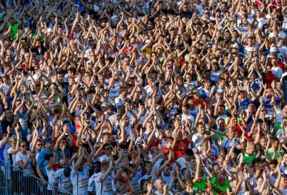 Bild: Das Ländle im Lauffieber - Rekordbeteiligung beim 6. B2Run in Stuttgart