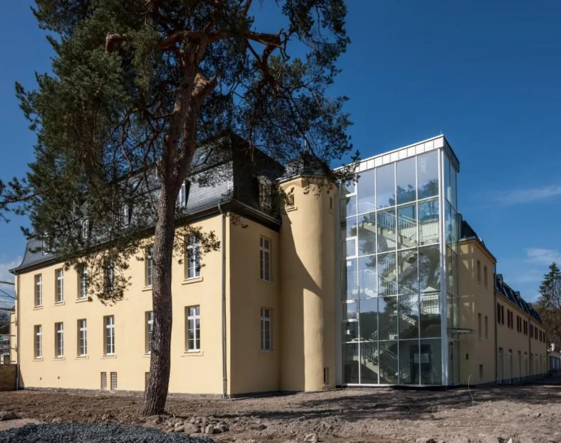 Die Bauunternehmung Verfuß aus Hemer lädt am 26.05.2013 zum Schlossparkfest in Rösrath ein.