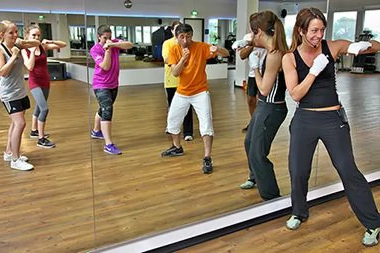 Bild: Schweißtreibendes Powertraining im Aktiv-Sportpark Moers: X-DO vermittelt ein völlig neues Körpergefühl