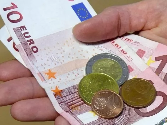 Bild: Dramatische Abwärtsspirale bei den Gehältern im Öffentlichen Dienst