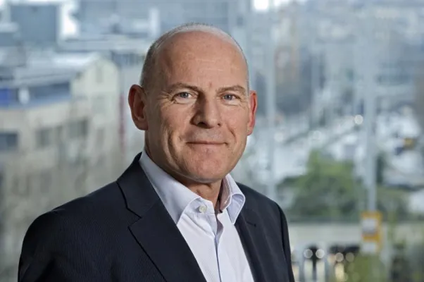 Bild: Verkehrsminister Winfried Hermann will den ÖPNV fit für die Zukunft machen