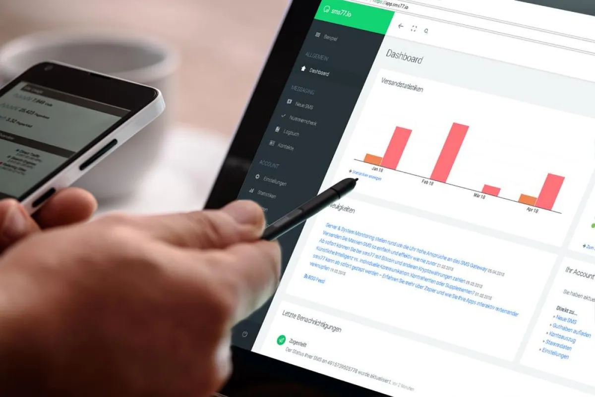 Im neuen Interface der sms77.io Webapp lassen sich SMS intuitiv versenden, empfangen und verwalten.