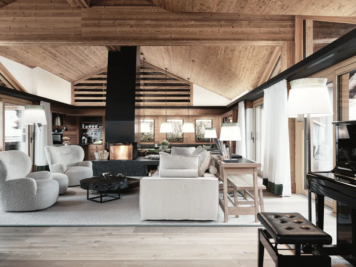 Die Lech Lodge im ruhigen Lecher Ortsteil Omesberg kombiniert edlen Komfort mit Privatsphäre (© Lech Lodge)