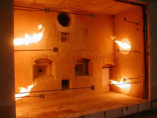 Bild: Feuerfest im Härtetest: Neue Klassifizierungsberichte setzen Sicherheits-standards für Kunden & Handel