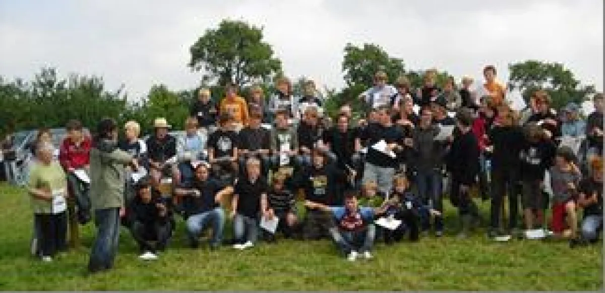 Abschlussbild des Zeltlagers 2009 - Auch in diesem Jahr wird es wieder viel Action und Spannung geben.