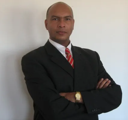 Bild: (KHN, Gießen: Ratgeber Recht, Kündigungsgründe) Im Expertengespräch: Rechtsanwalt Emmanuel Kaufmann