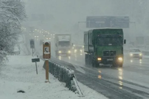 Bild: Lkw touren mit Ganzjahresreifen durch den Winter