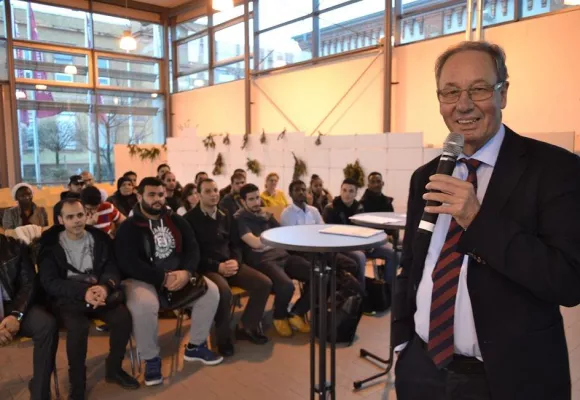 Bild: Study & Work: Pilotprojekt 'Studium für Flüchtlinge' vorgestellt - mit Wissenschaftsministerium abgestimmt