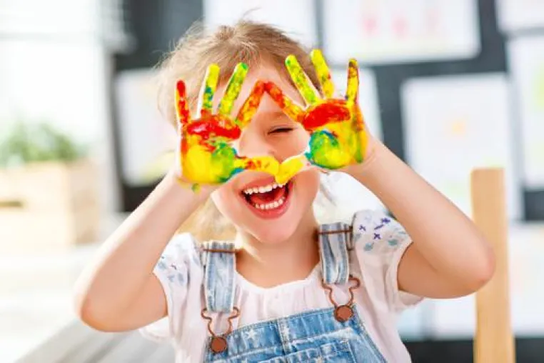 20 Benefiz Veranstaltungen, Farben für die Klassenräume Bild: 20 Benefiz Veranstaltungen, Farben für die Klassenräume