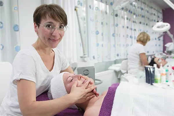 Bild: Kompaktes Infoangebot zum Berufsbild Kosmetiker im BFW Leipzig