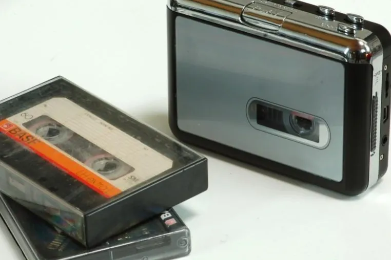Reflecta präsentiert MC-Rekorder „DigiCassette“ zur einfachen Digitalisierung von Musik-Kassetten Bild: Reflecta präsentiert MC-Rekorder „DigiCassette“ zur einfachen Digitalisierung von Musik-Kassetten