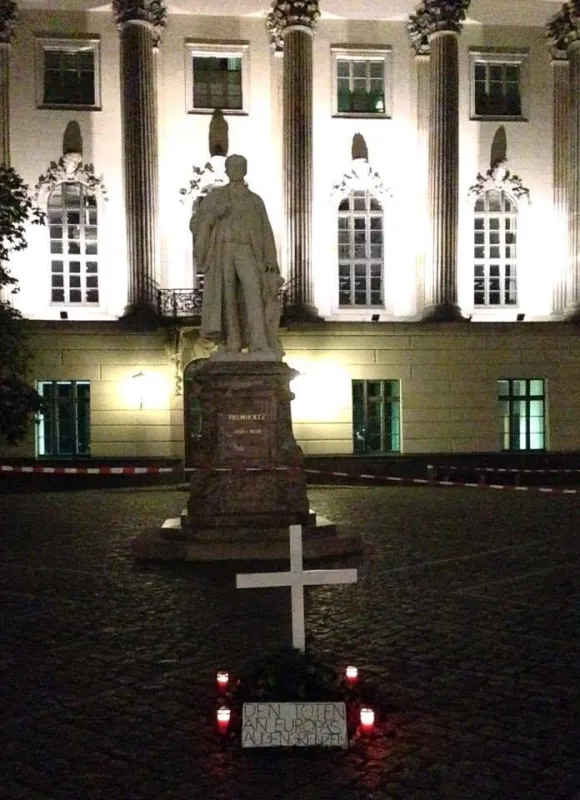 Mahnmal vor der Humboldt Universität Berlin